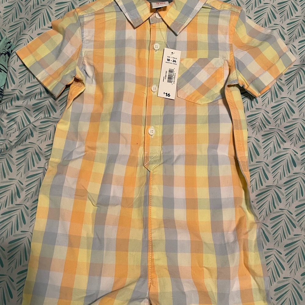❌SOLD❌ Toddler size 18-24 month clothing lot. 3 size 18-24 and 1 12-18 shirt.